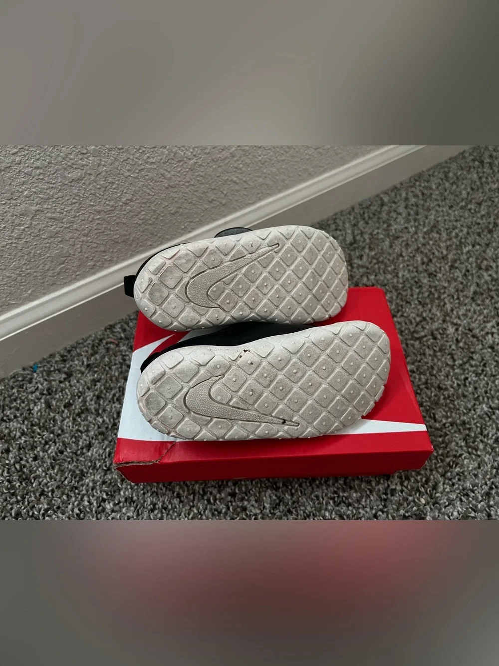 Nike Kids Black and White Hook-and-Loop Sneakers